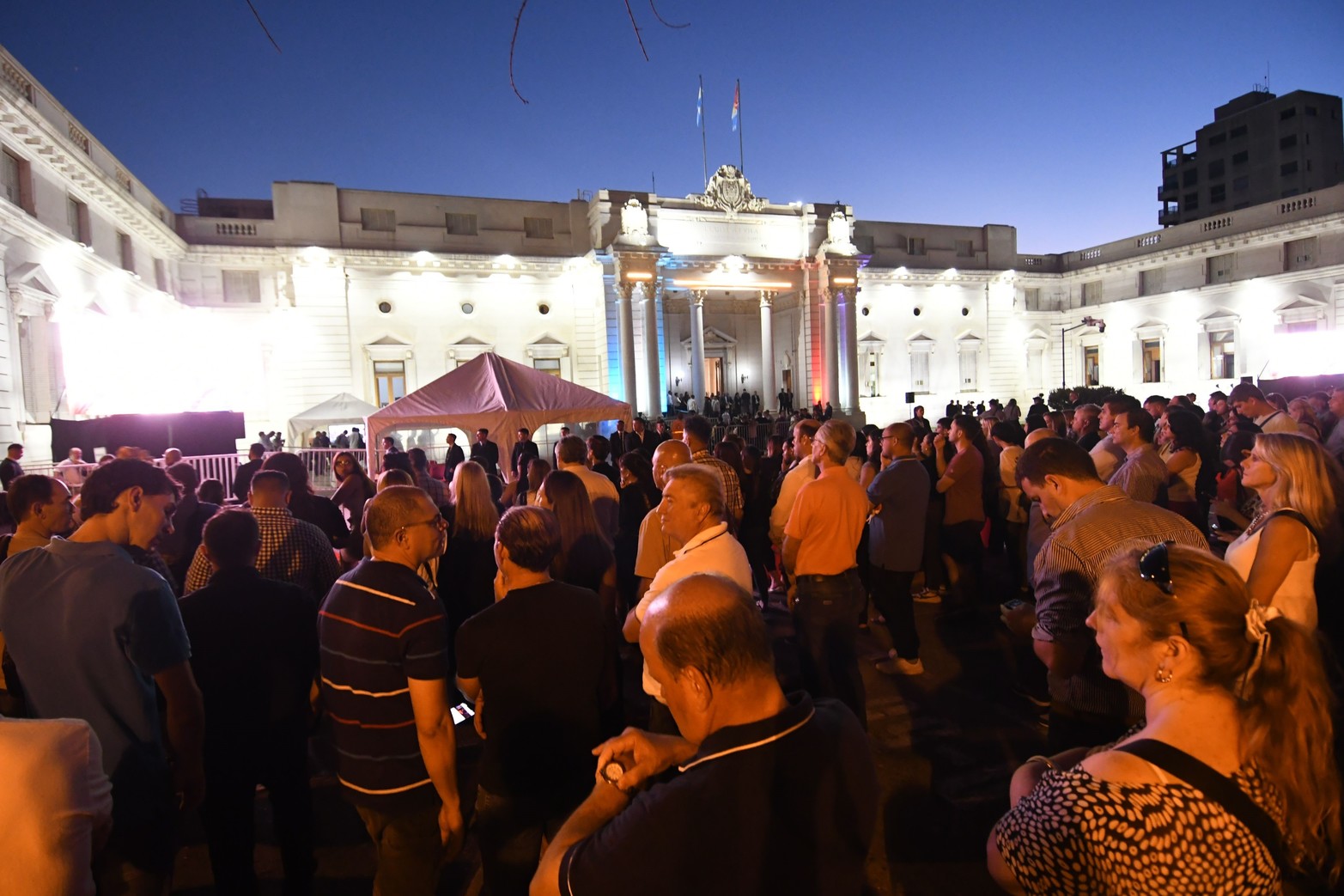 El público en la asunción del nuevo gobernador Maximiliano Pullaro en la Legislatura. Foto Pablo Aguirre