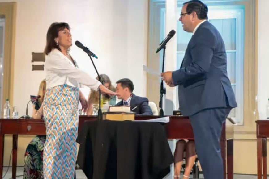 Toma de juramento a los secretarios del gabinete.