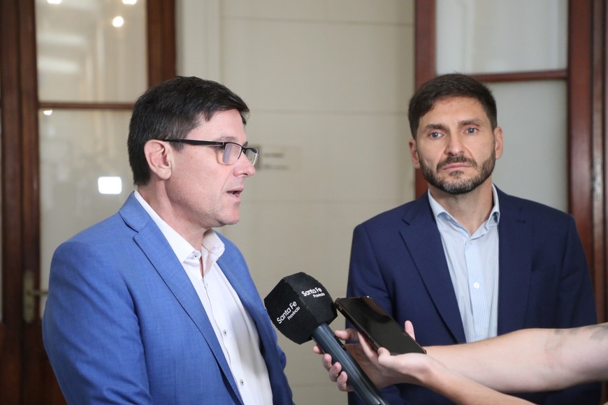 El gobernador se reunió este lunes con el nuevo ministro de Educación, quien confirmó al "plan de alfabetización" como uno de sus ejes de trabajo. Crédito: Gentileza