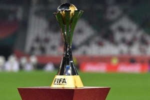 El trofeo de la Copa Mundial de Clubes de la FIFA.