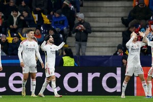 Ángel Di María marcó un gol olímpico en la Champions League. Crédito: Reuters