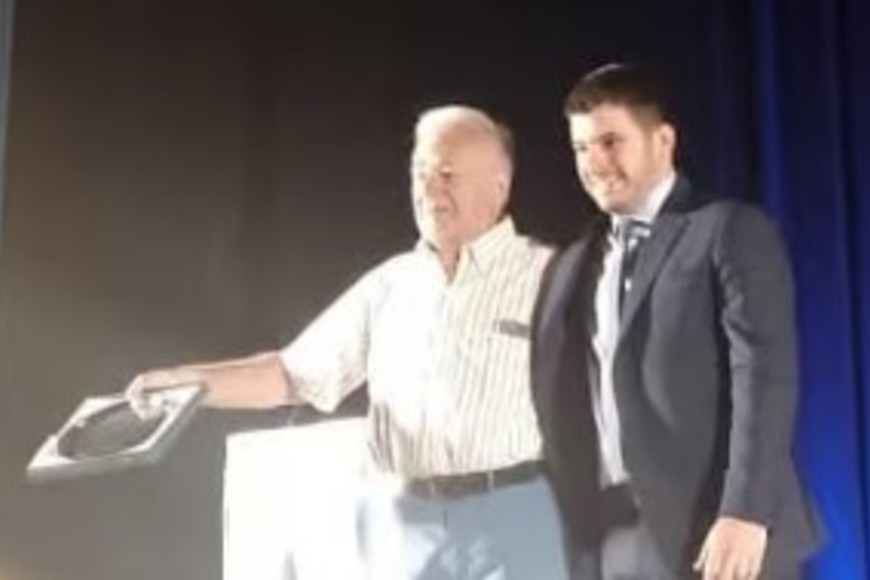 Reconocimiento a Ernesto de Mattia.