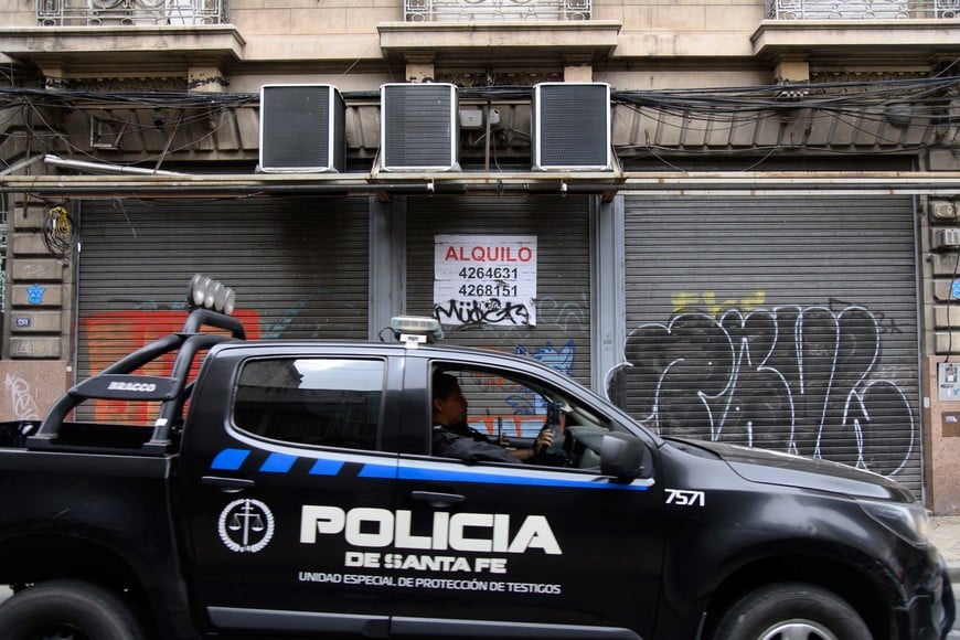 El ministro aseguró que en Rosario se encontraron con 20 coches policiales en rutinas de patrullaje y dos parejas de motocicletas. Foto: Marcelo Manera / Archivo