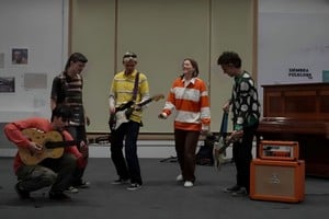 Video de “El próximo verano”, single de La Chica del Cumpleaños junto a Malta Caramelo.