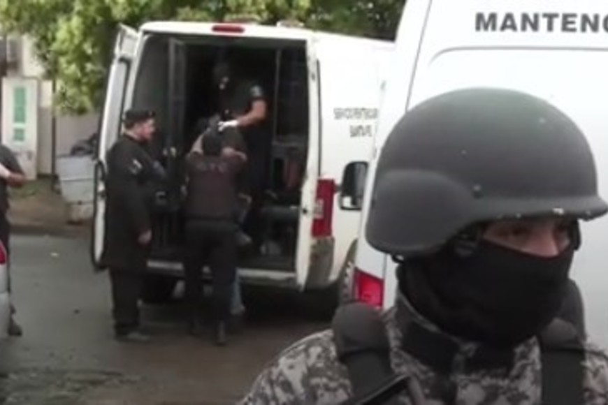 El ministro confirmó que se reacomodaron presos de alto perfil, particularmente en la cárcel de Piñero en el sur santafesino, y dispusieron restricciones al ingreso de alimentos y objetos en las unidades penitenciarias.