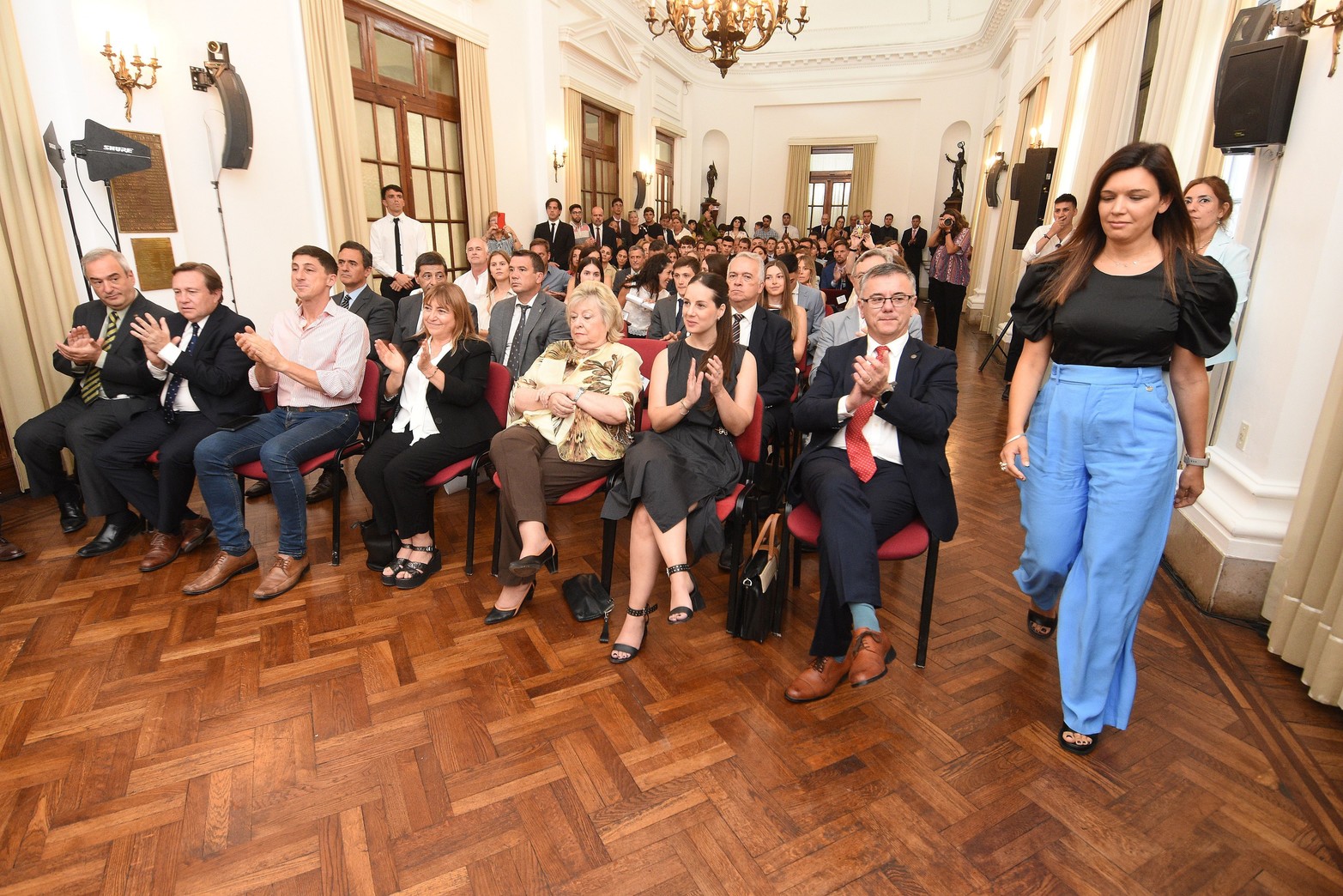 Distinguieron a los mejores promedios de las carreras de abogacía. El diploma y la medalla de honor fueron entregados por las autoridades del Poder Judicial y los representantes de las casas de estudios. Participaron el designado fiscal de Estado Domingo Rondina y el senador Julio Garibaldi.