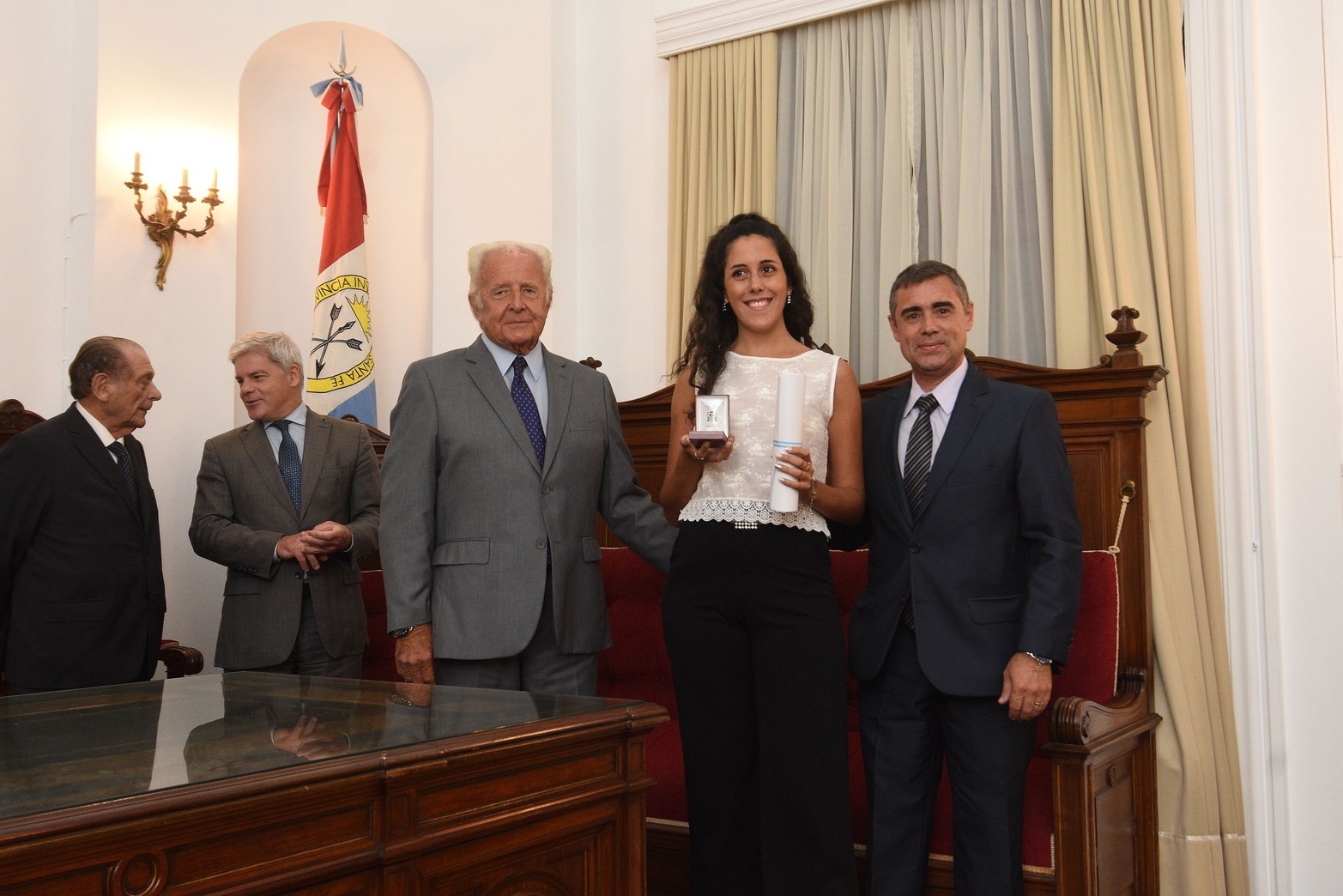 Distinguieron a los mejores promedios de las carreras de abogacía. El diploma y la medalla de honor fueron entregados por las autoridades del Poder Judicial y los representantes de las casas de estudios. Participaron el designado fiscal de Estado Domingo Rondina y el senador Julio Garibaldi.