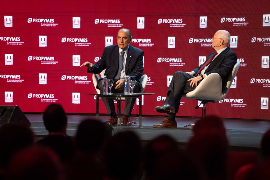 El Ministro del Interior, Guillermo Francos, junto al CEO del Grupo Techint, Paolo Rocca, a fines del 2023 en el marco del seminario ProPymes.