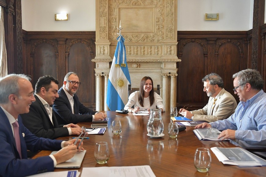 Sandra Pettovello encabezó este viernes la primera reunión del ministerio de Capital Humano, al que Milei prometió que le dejaría "billetera abierta".