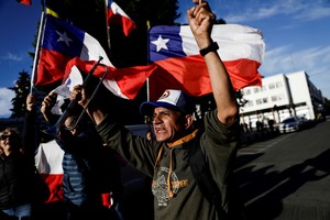 La mayoría de los chilenos decidió rechazar el proyecto de reforma a la carta magna; tal como había sucedido con otro texto de características más progresistas en el 2022. Crédito: REUTERS / Juan González.