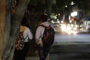 No pasa. Por el momento, todos los días desde las 21.30 horas el servicio se corta hasta la mañana del día siguiente.

Pablo Aguirre.