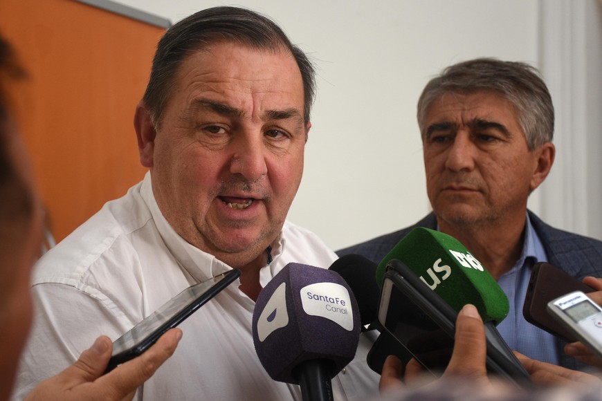 El intendente Juan Pablo Poletti y el ministro de Gobierno, Fabián Bastía.