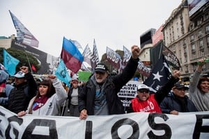 People march demanding more support from the government at a time of deepening economic crisis ahead of October's general election, in Buenos Aires, Argentina August 24, 2023. REUTERS/Martin Cossarini  POLO OBRERO EDUARDO BELLIBONI    corte piquetes piqueteros