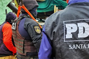 Un momento de una de las requisas efectuadas. Crédito: El Litoral.