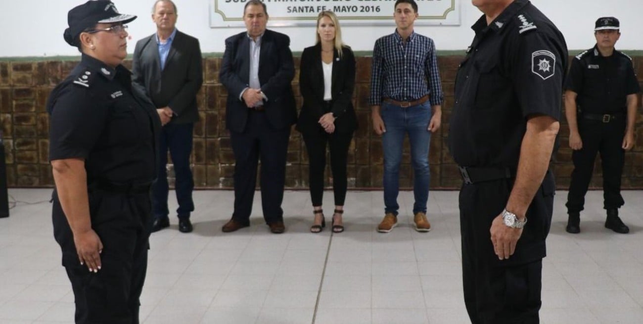 Asumió este lunes el cargo de jefa de la Unidad Regional Uno, en un acto del que participaron autoridades policiales y políticas. Crédito: Prensa Gobierno