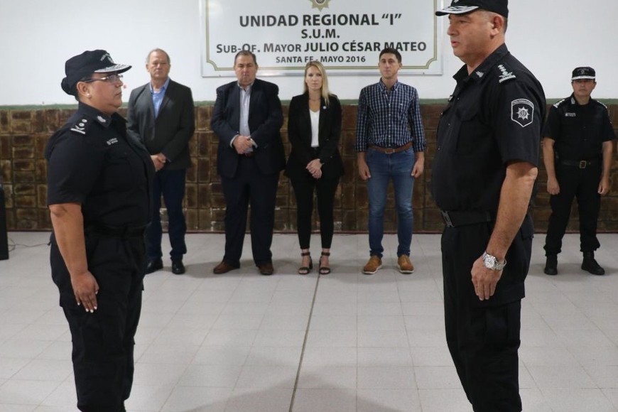 Asumió este lunes el cargo de jefa de la Unidad Regional Uno, en un acto del que participaron autoridades policiales y políticas. Crédito: Prensa Gobierno