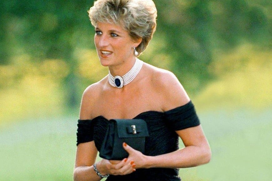 Esta casa de subastas ya había marcado un hito con la venta de un jersey de ovejas por 1.143.000 dólares en septiembre, pero este récord fue superado por el vestido de Lady Di