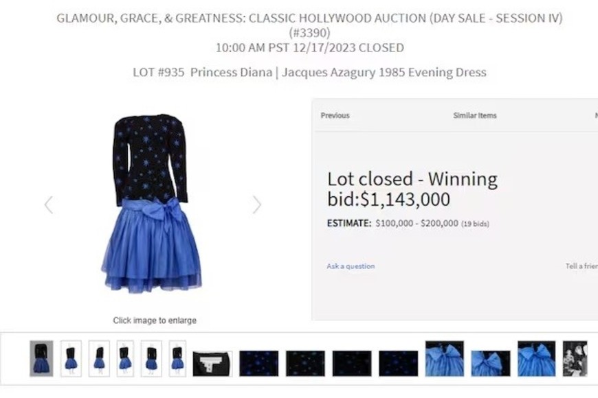 Este vestido, fue utilizado por Diana durante su visita a Florencia en 1985 con el príncipe Carlos.