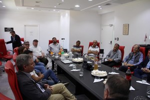 Reunión sobre el futuro de la hidrovía Paraná-Paraguay