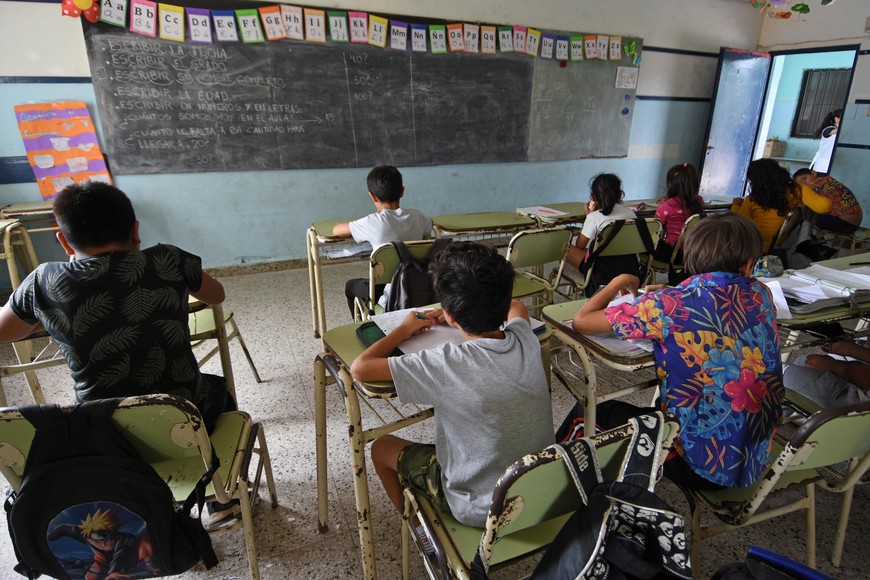 La institución tiene 700 alumnos y es la única primaria pública de la ciudad costera. Crédito: Pablo Aguirre