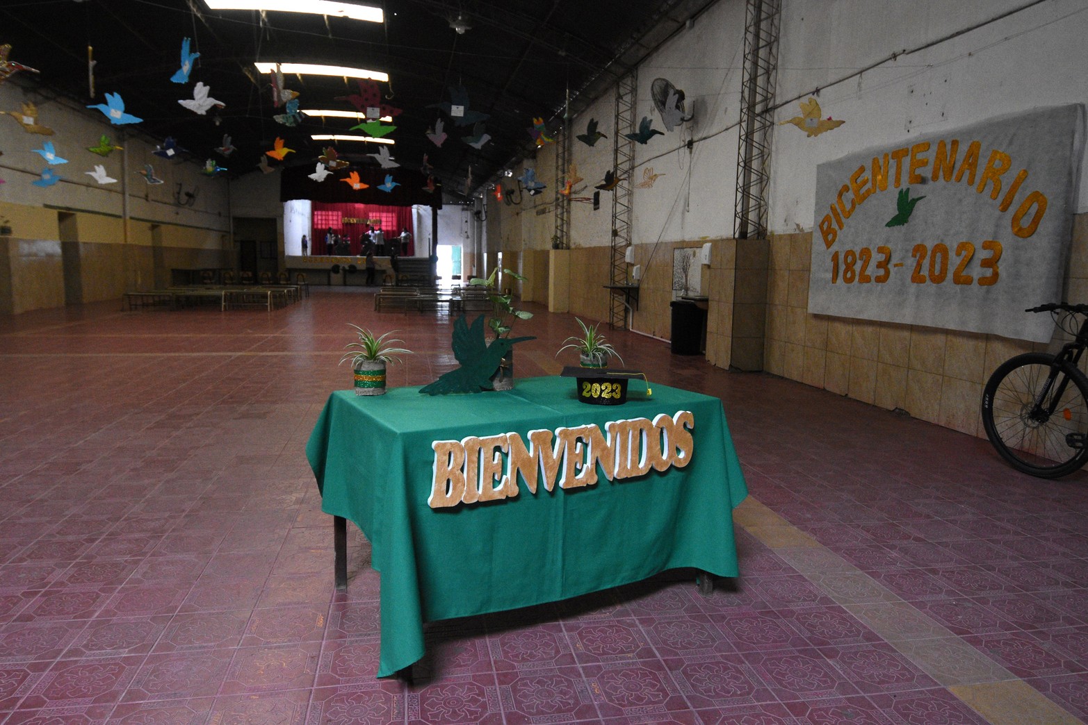 La escuela primaria Nro. 16 "Fray Francisco de Paula Castañeda" de San José del Rincón celebró sus 200 años de existencia. La institución, pionera en la educación pública en la provincia y el país, es un pilar fundamental de la sociedad rinconera. Foto: Pablo Aguirre