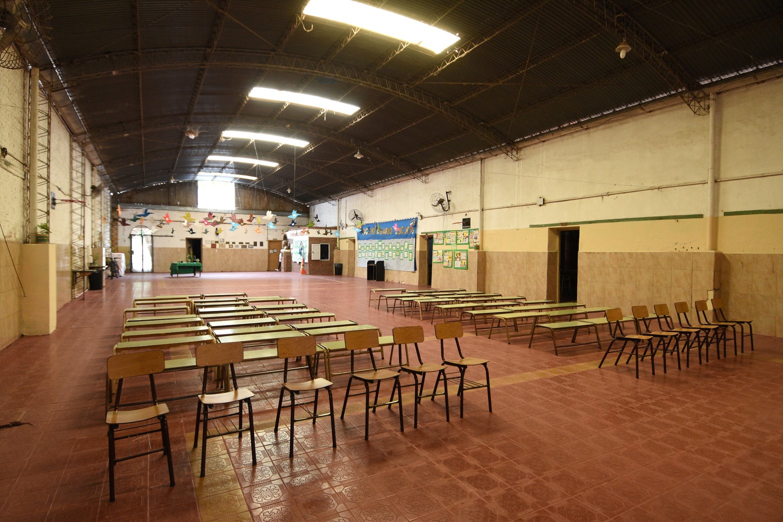 La escuela primaria Nro. 16 "Fray Francisco de Paula Castañeda" de San José del Rincón celebró sus 200 años de existencia. La institución, pionera en la educación pública en la provincia y el país, es un pilar fundamental de la sociedad rinconera. Foto: Pablo Aguirre