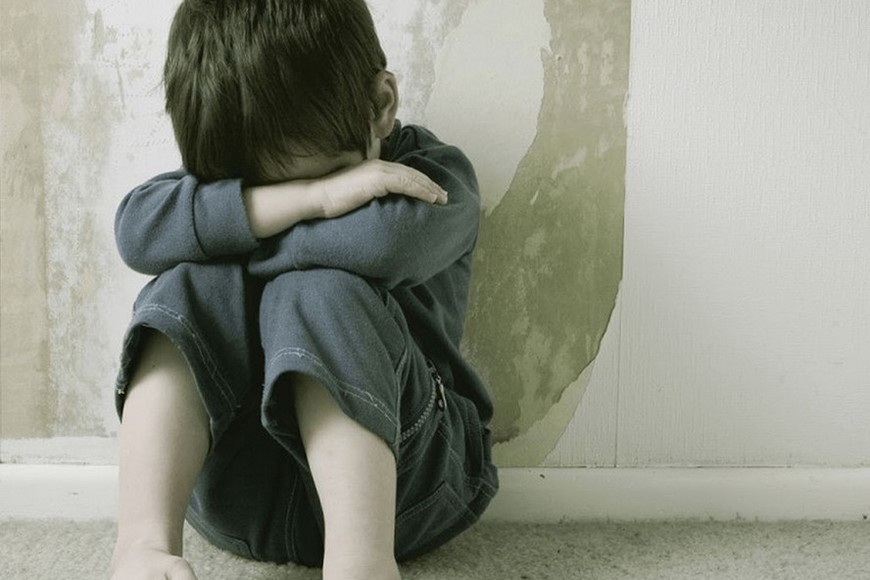 Según los últimos datos oficiales reportados, el 74,2% de los NNyA fueron violentados por alguien de su entorno cercano o ámbito de confianza.