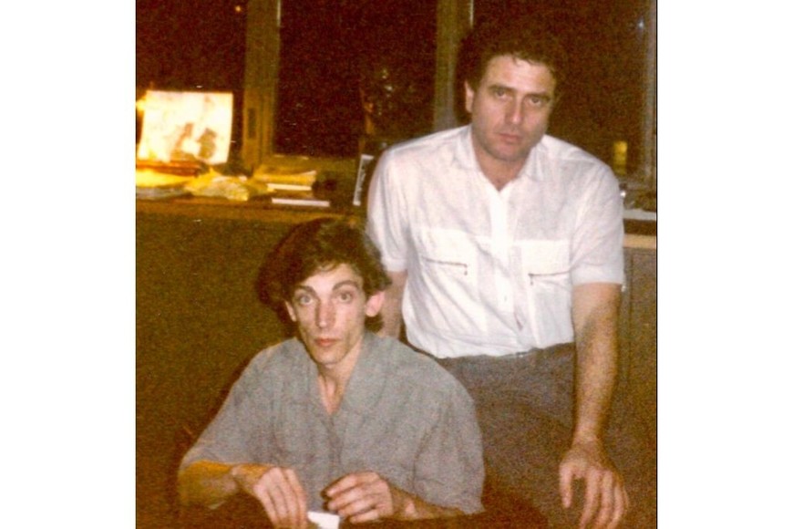 Roberto Jacoby, ex letrista de Virus, junto a Federico Moura.