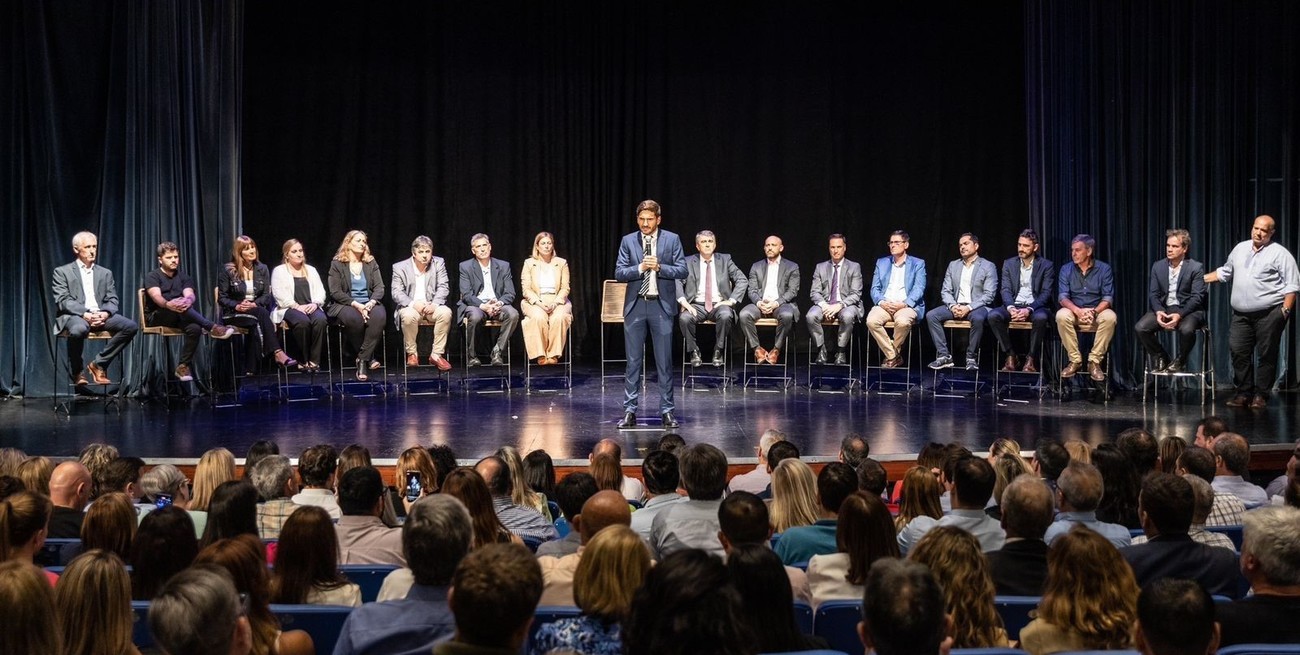 Este miércoles, a las 18, será la reunión semanal del gabinete aunque con la participarán de los presidentes de los partidos que componen Unidos para Cambiar Santa Fe. Crédito: Archivo El Litoral