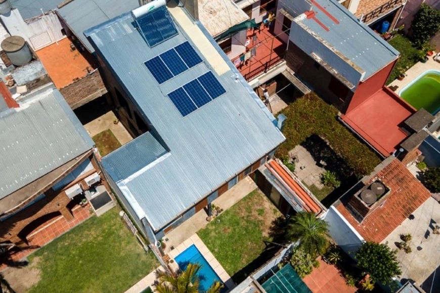 La vivienda se emplaza en el centro del ejido urbano, en el casco histórico de la ciudad de Santa Fe.