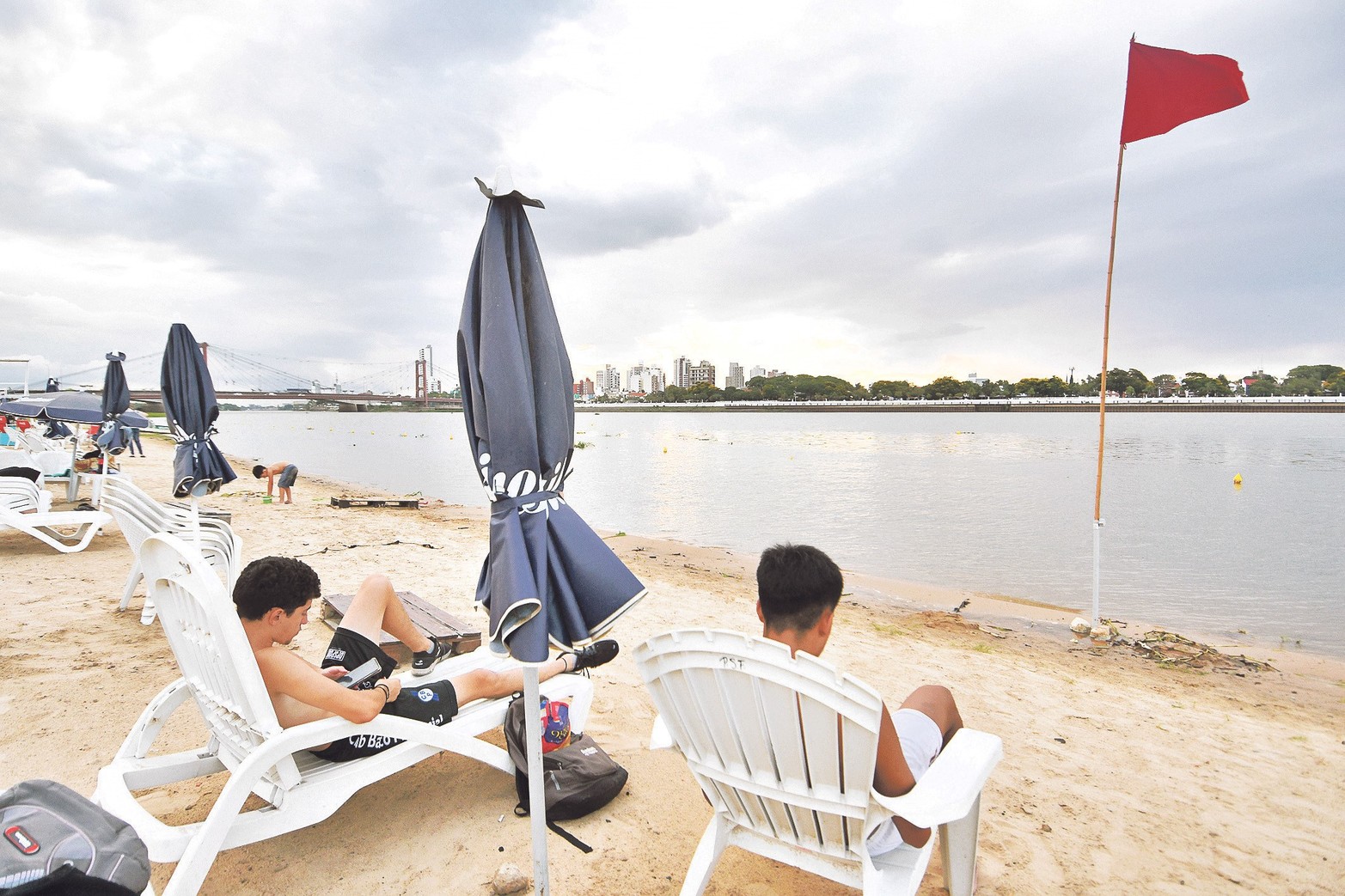 Bandera roja por la llegada de palometas. 15 personas sufrieron la mordedura de estos peces y para evitar más ataques se prohibió el ingreso al agua.