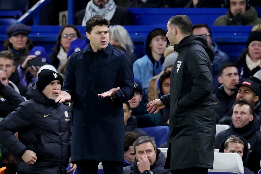 Soccer Football - Premier League - Chelsea v Crystal Palace - Stamford Bridge, London, Britain - December 27, 2023
Chelsea manager Mauricio Pochettino reacts REUTERS/David Klein NO USE WITH UNAUTHORIZED AUDIO, VIDEO, DATA, FIXTURE LISTS, CLUB/LEAGUE LOGOS OR 'LIVE' SERVICES. ONLINE IN-MATCH USE LIMITED TO 45 IMAGES, NO VIDEO EMULATION. NO USE IN BETTING, GAMES OR SINGLE CLUB/LEAGUE/PLAYER PUBLICATIONS.