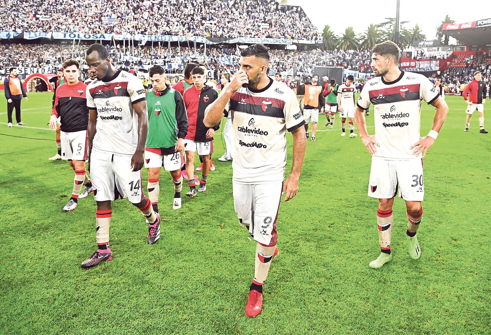 Descendió Colón. Perdió ante Gimnasia y descendió a la Primera Nacional. El Sabalero no pudo con el Lobo en el desempate y cayó por 1 a 0 en el estadio Coloso Marcelo Bielsa de Rosario.