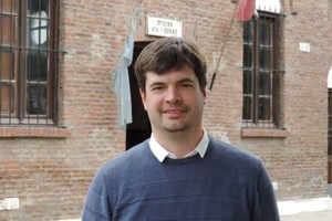 El edil del Partido Socialista se dispuso a superar el "vacío legal" de la actualidad.