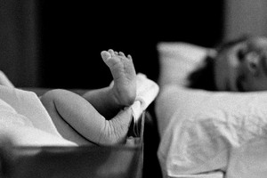 Tras las aguas, el bebé 2024 ya está aquí. Lo miramos con ilusión, con toda la esperanza. No lo dejamos, sino que lucharemos por él, sin pausa, con respeto, firmes, sin engañar ni dejarnos engañar.