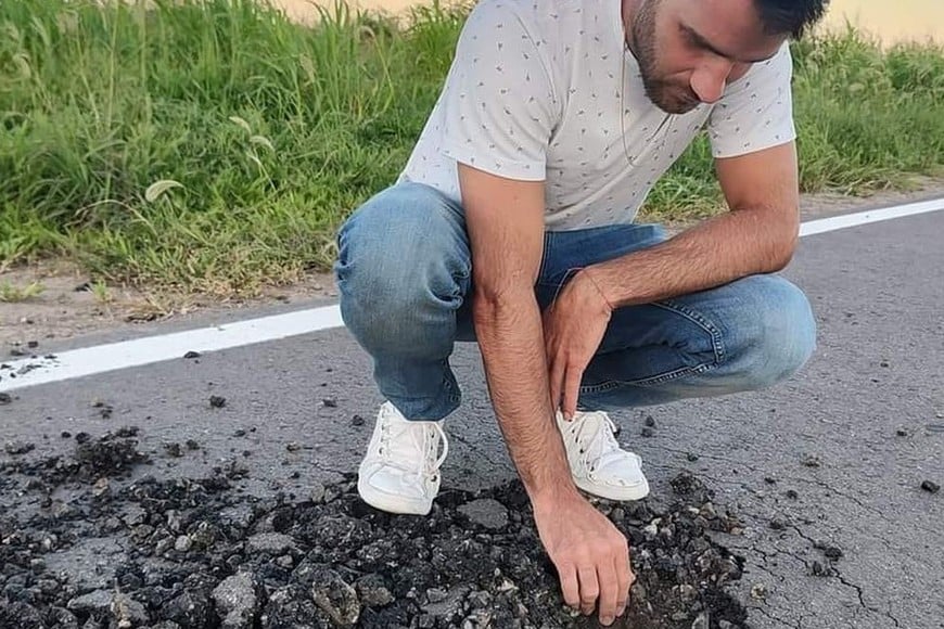 El senador por el departamento San Javier, Oscar Dolzani, hizo público el grave deterioro que tiene la traza.
Foto: Gentileza