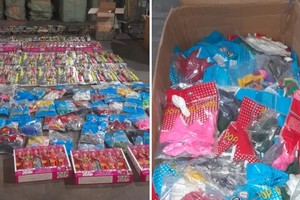 El lote incluía juguetes de varios tipos y elementos de cotillón como globos.