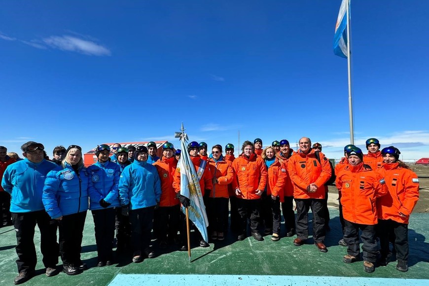 El presidente de la Nación ya pisó suelo antártico. Crédito: Walter Díaz / Télam