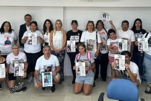 Familiares y víctimas de la inseguridad de Rosario fueron recibidos por Vranicich y Erbetta.