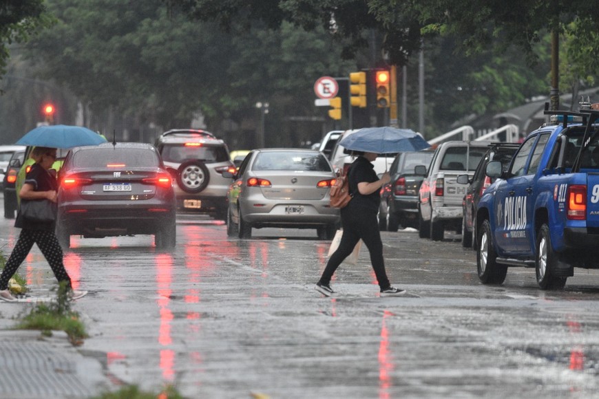 La ciudad amaneció con lluvias. Crédito: Manuel Fabatía