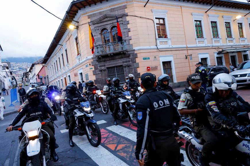 Police officers patrol the city's historic centre following an outbreak of violence a day after Ecuador's President Daniel Noboa declared a 60-day state of emergency following the disappearance of Adolfo Macias, leader of the Los Choneros criminal gang from the prison where he was serving a 34-year sentence, in Quito, Ecuador, January 9, 2024. REUTERS/Karen Toro