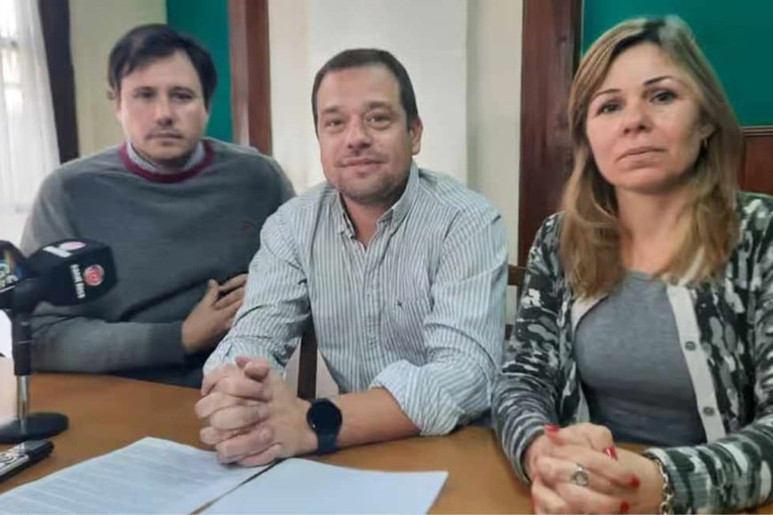 Roma junto a Pablo Rada y Emilce Cufre, sus pares de bloque hasta diciembre último.