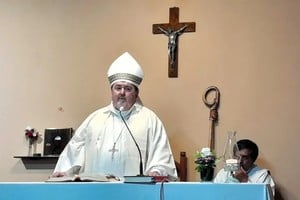 "Quiero expresar mi cercanía a todas las familias que están sufriendo por esta situación extrema", manifestó el obispo Macín.