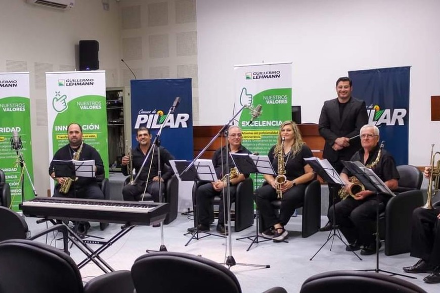 El programa de bandas civiles comunitarias, creado y dirigido desde el 2004 por el maestro Julián Ovando amplía su impacto formativo con terminalidad artística desde el 2011 en la comuna de Franck, consolidándose en el 2018 en Felicia y desde el 2022 bajo la figura de Ensamble Comunal de vientos en Pilar.