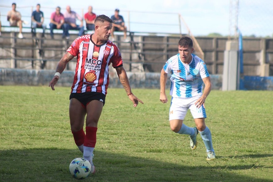 Franco Jominy se fue expulsado. Minutos antes le cometieron el penal del empate.