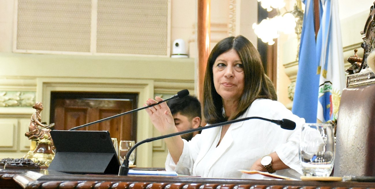Clara García: "Unidos en la defensa de los intereses de los santafesinos"