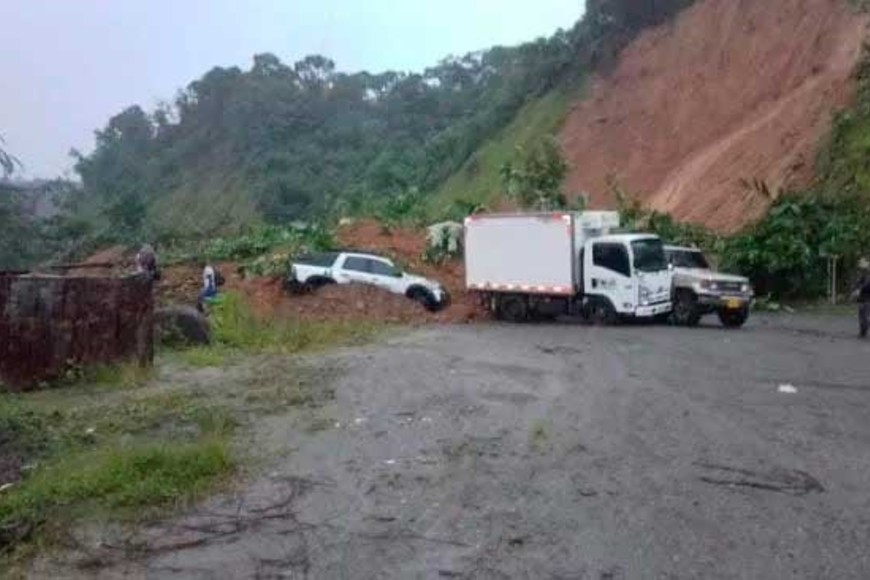 Producto del alud se cortó una ruta que llega a Medellín.