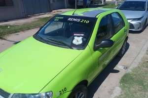 El vehículo robado fue hallado en barrio San Pantaleón.