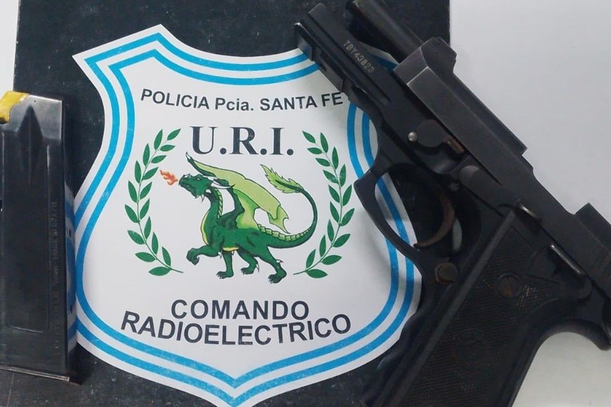 El arma que fue secuestrada durante el procedimiento.