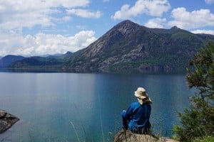 Estos espacios no solo brindan confort y descanso, sino que también se han convertido en escenarios de eventos de moda.